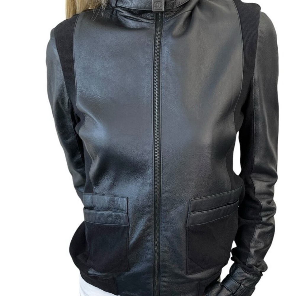 CHANEL Sport Vintage 07P CC Logo leather jacket